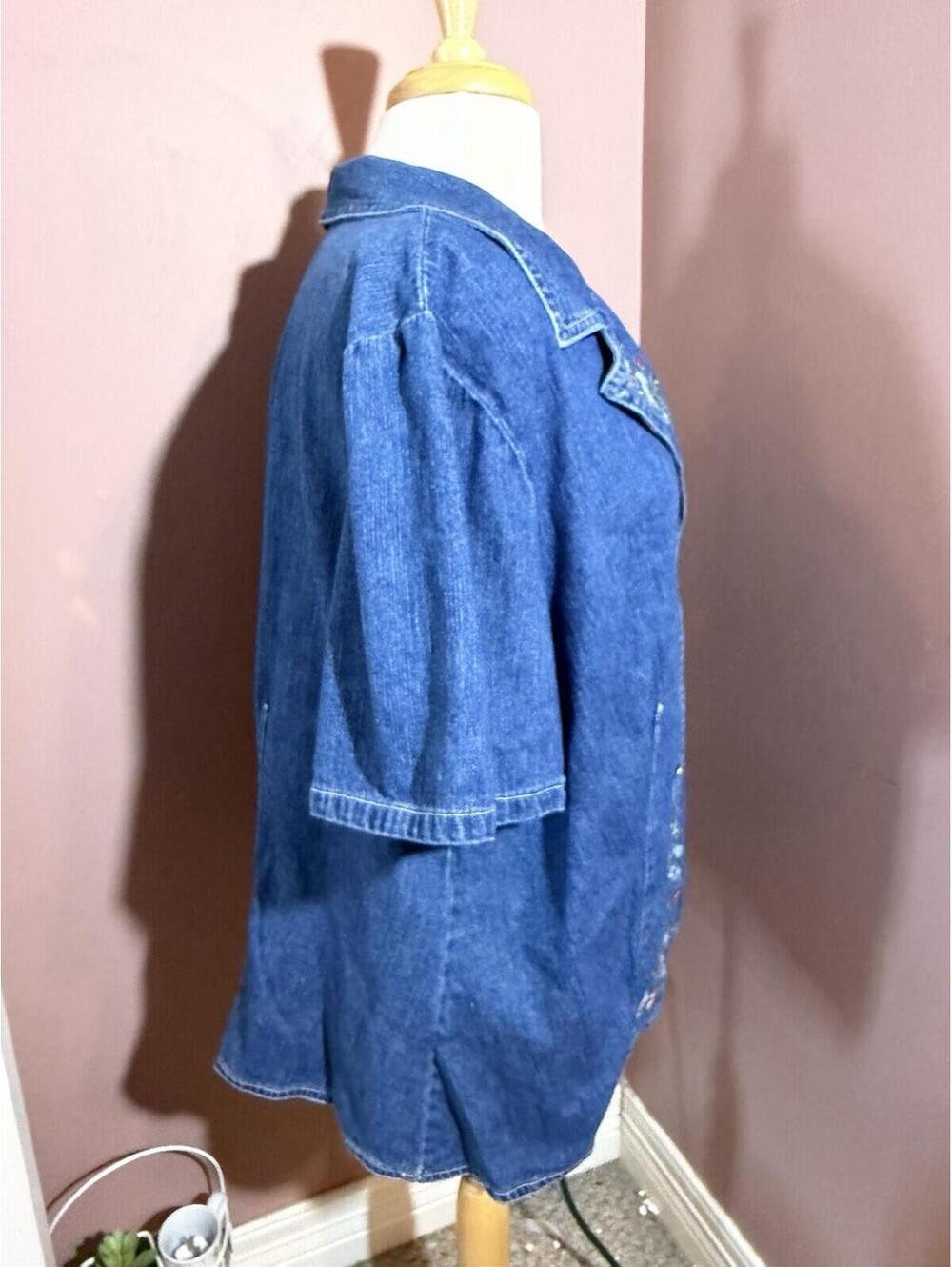 Studio Ease Woman Denim Top 20W Floral Embroidered Short Sleeve Button Front - Picture 6 of 9